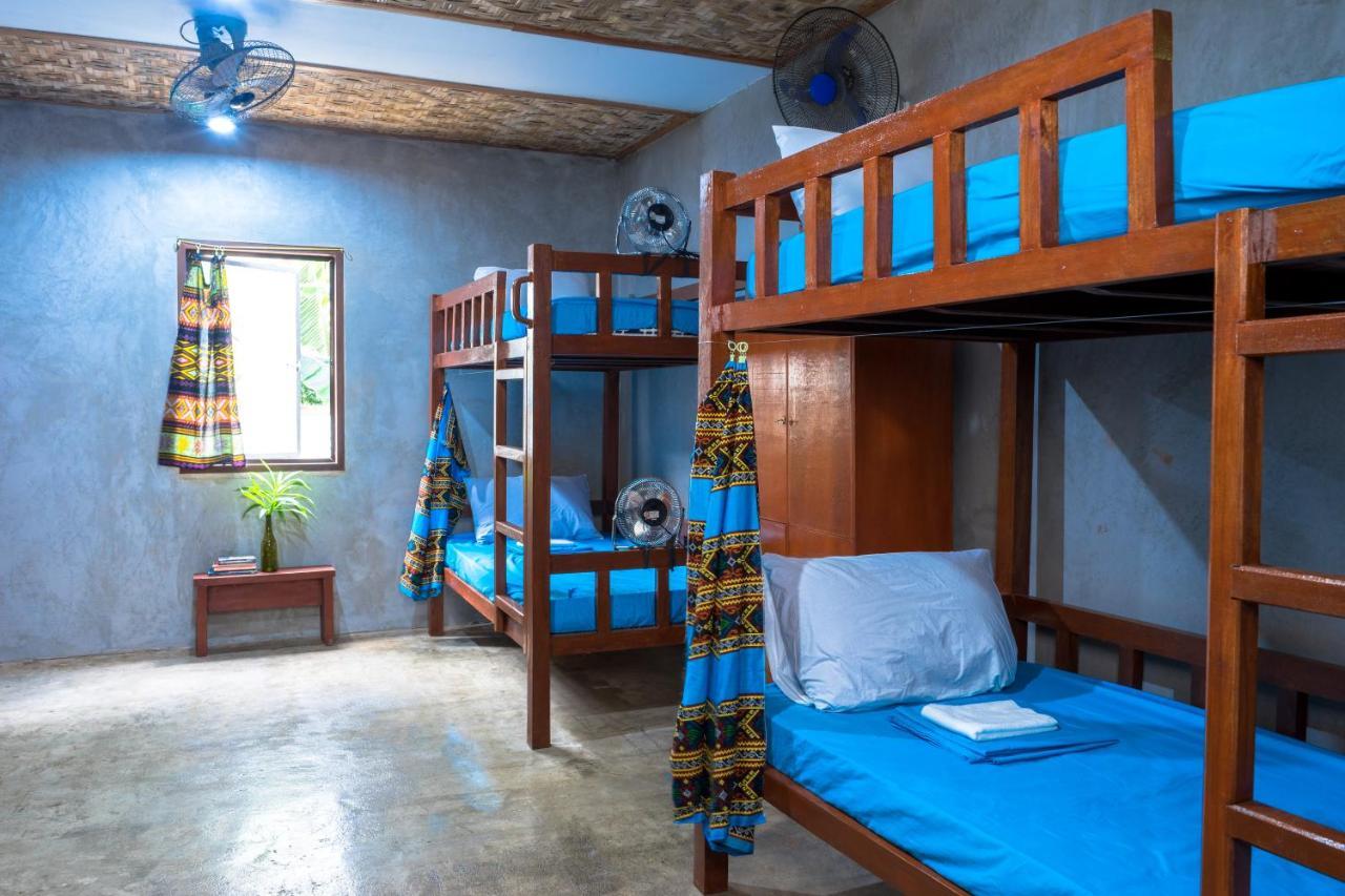 Sinag Hostel (Adults Only) General Luna  Esterno foto