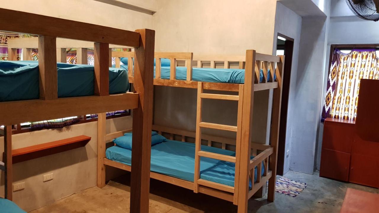 Sinag Hostel (Adults Only) General Luna  Esterno foto